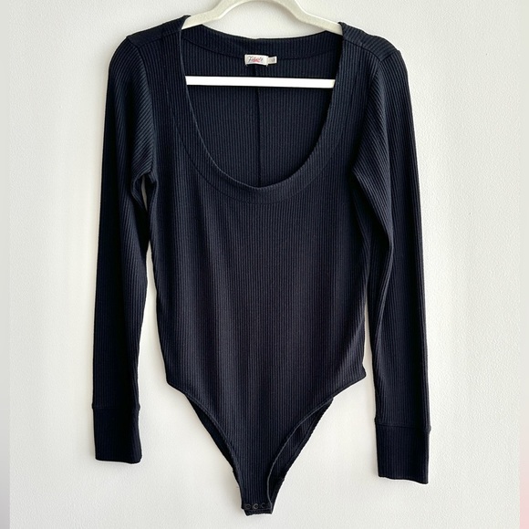 Faherty Legend™️ Rib Monroe Bodysuit, Black, Ribbed Long Sleeve, Size Large - Picture 5 of 16